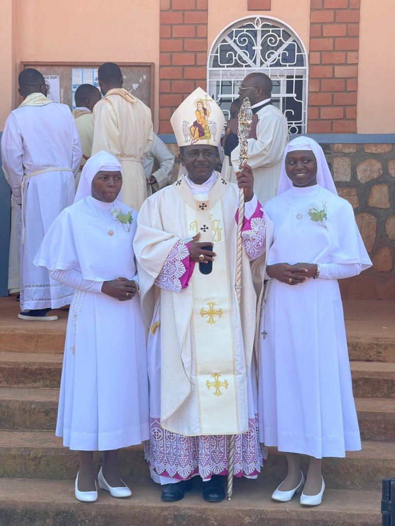 img-20221212-wa00658752952762097696596