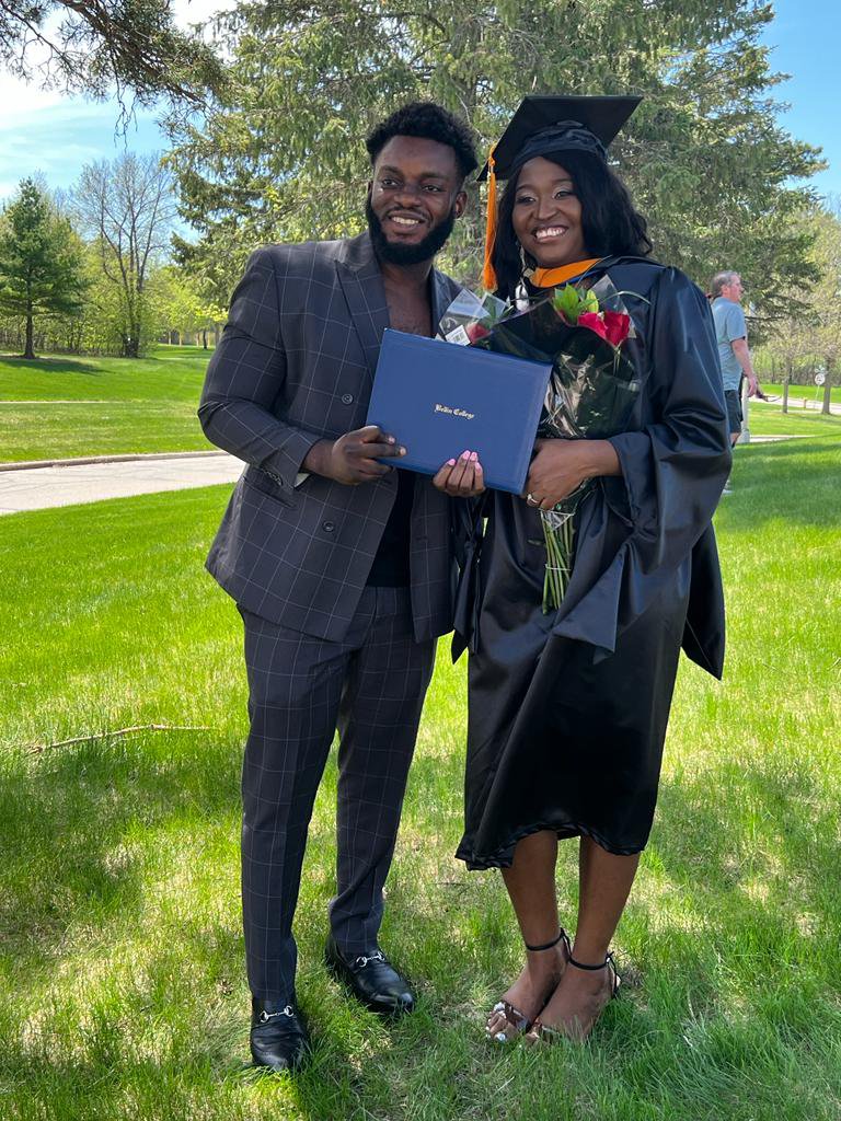 img-20220515-wa00931417340982388576954