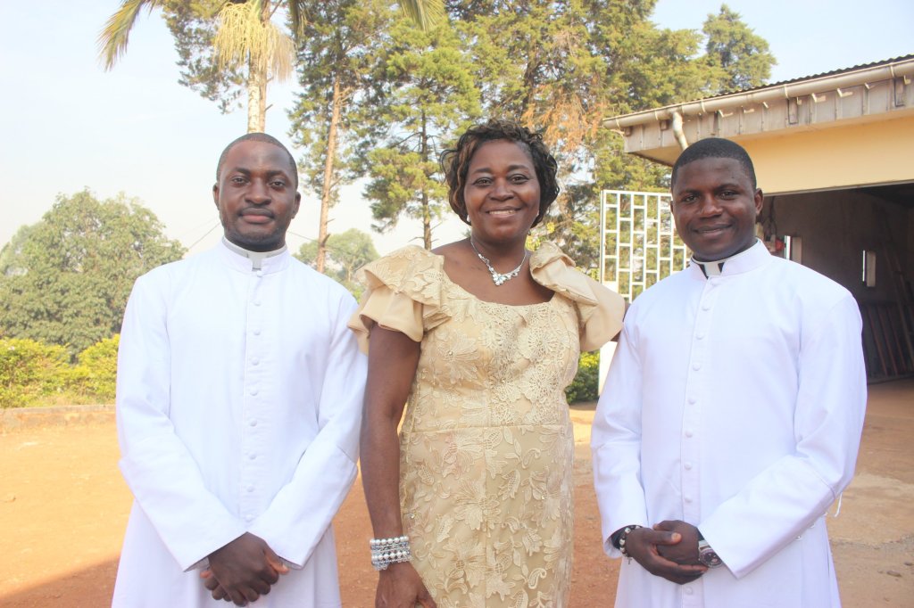 img_98293566578491304472838